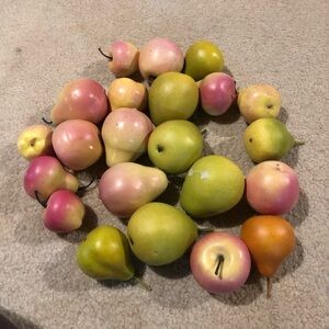 Vintage  fruit pears large and small apples large and small  15 pears 7 apples